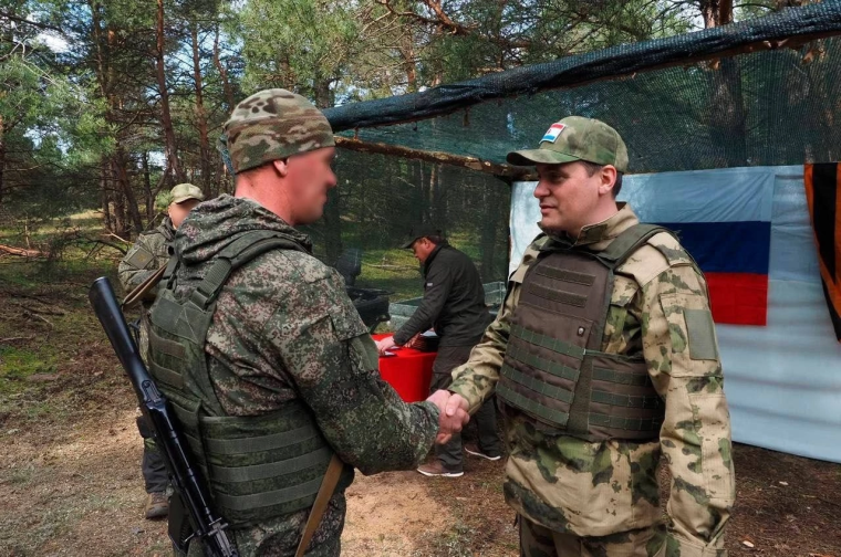 Глава Республики Мордовия, Председатель Антитеррористической комиссии РМ Артём Здунов в зоне СВО встретился с бойцами мордовского батальона.. Глава Республики Мордовия, Председатель Антитеррористической комиссии РМ Артём Здунов в зоне СВО встретился с бойцами мордовского батальона..